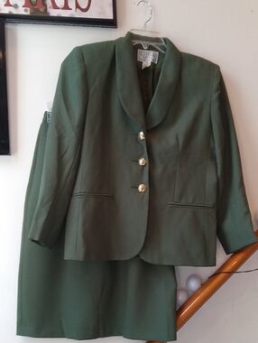 Vintage Olive Green Women's Blazer Jacket - Classic Tailored Style